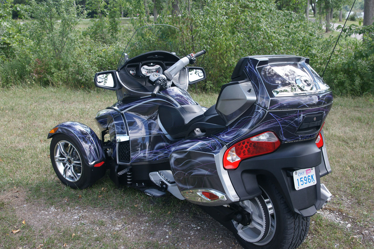 CUSTOM CANAM SPYDER RT GRAPHICS KITS